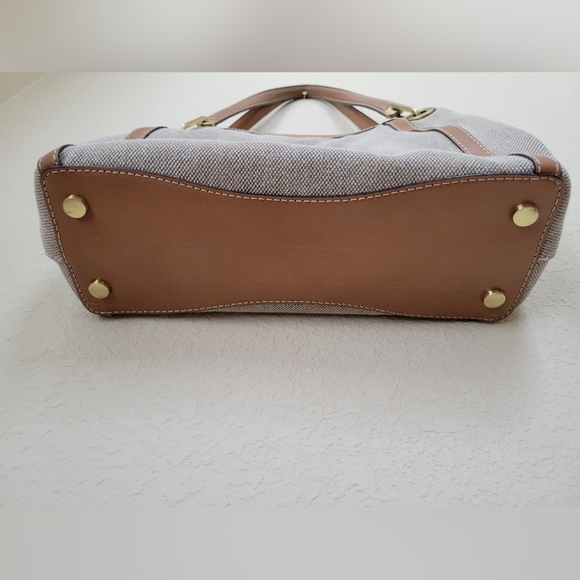 Michael Kors Raven Pocket Shoulder Tote - Picture 6 of 11